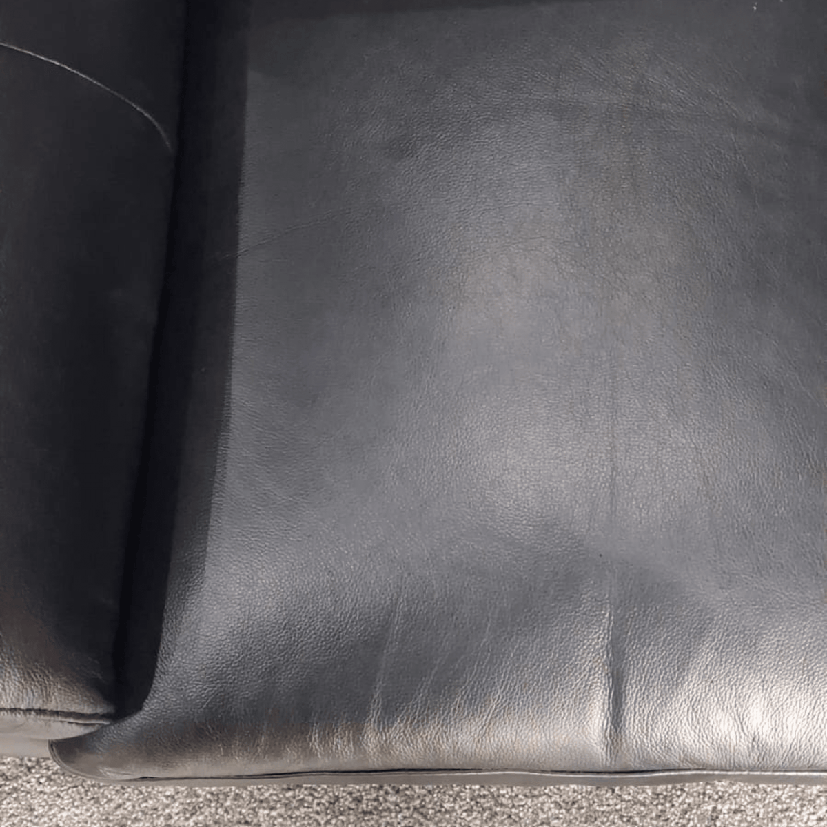 Outlet Dalmore Genuine Leather Black Armchair - Furniture Instore