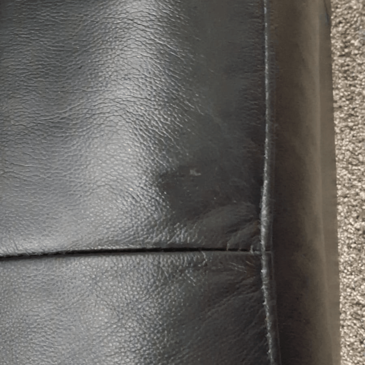 Outlet Dalmore Genuine Leather Black Armchair - Furniture Instore
